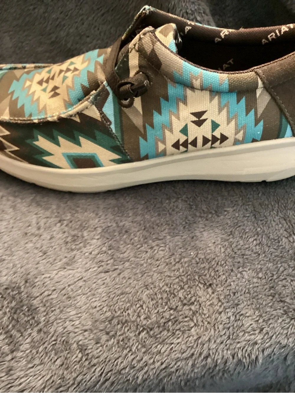 Ariat Men’s Aztec-Pattern Slip Ons/Lace up in Teal and Brown.  Size 8.5
